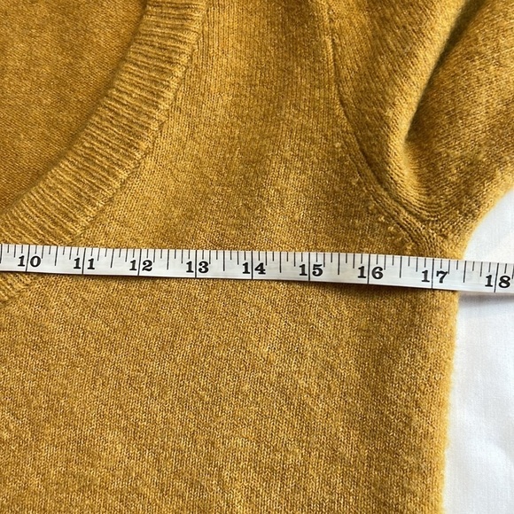 Madewell Westgate V-Neck Sweater in Coziest Yarn SZ XL Gold - Picture 7 of 10